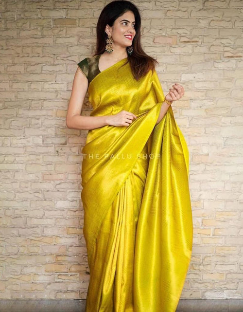 Load image into Gallery viewer, rajyogam soft silk saree surat
