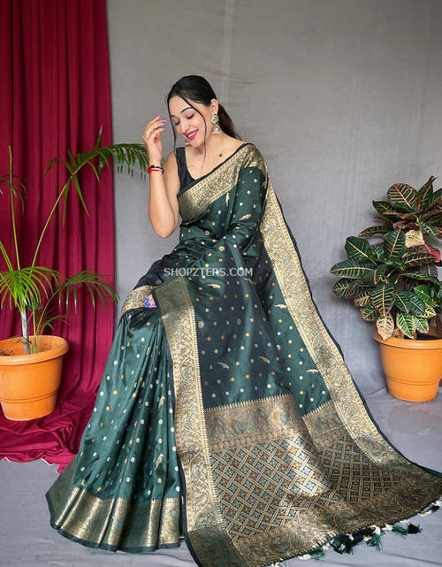 Load image into Gallery viewer, rajyogam banarasi silk saree surat
