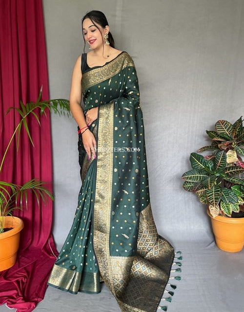 Load image into Gallery viewer, rajyogam banarasi silk saree surat
