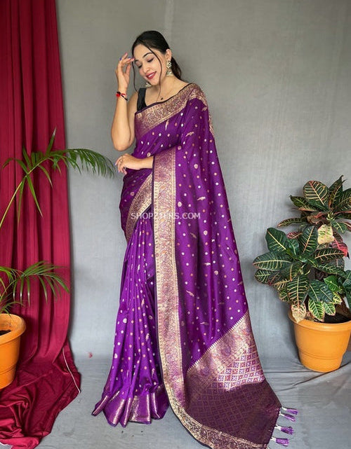 Load image into Gallery viewer, rajyogam banarasi silk saree surat
