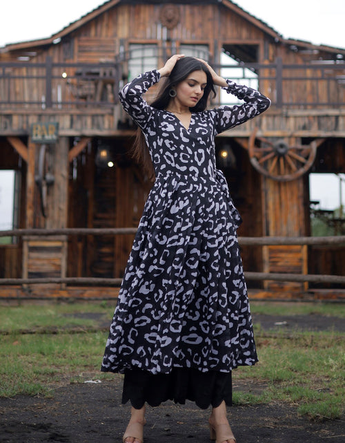 Load image into Gallery viewer, rajyogam designer kurti set surat

