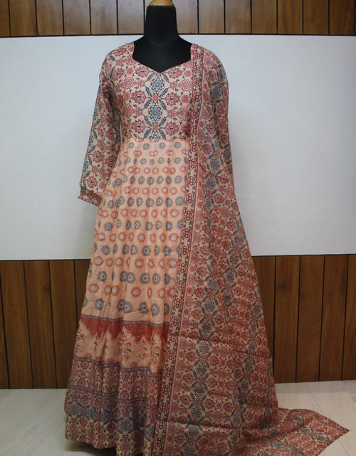 Load image into Gallery viewer, rajyogam designer gown surat

