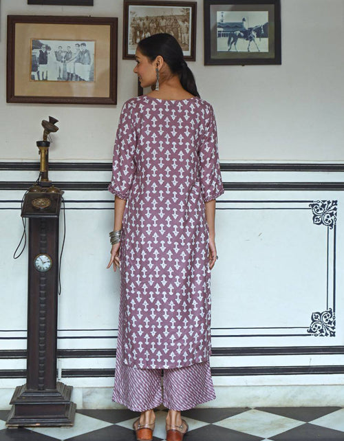 Load image into Gallery viewer, rajyogam designer kurti pant surat
