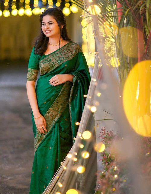 Load image into Gallery viewer, rajyogam banarasi silk saree surat
