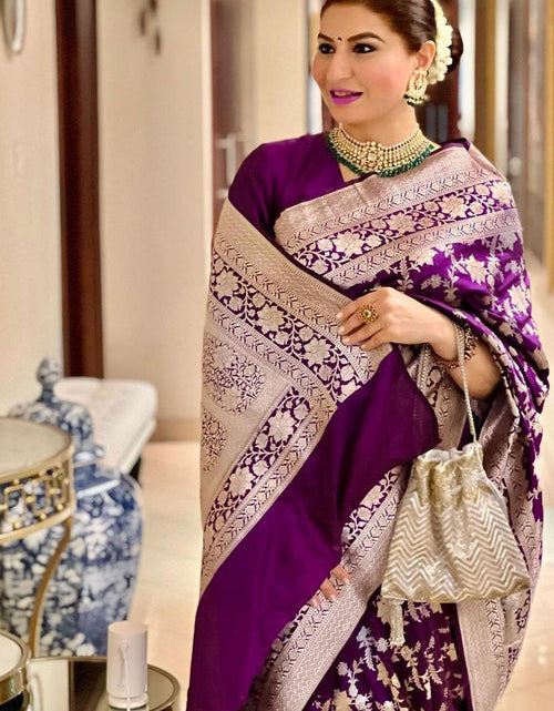 Load image into Gallery viewer, rajyogam banarasi silk saree surat
