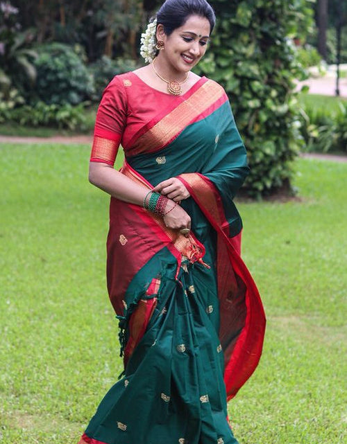 Load image into Gallery viewer, rajyogam banarasi silk saree surat
