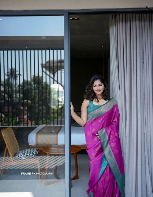 Load image into Gallery viewer, rajyogam banarasi silk saree surat
