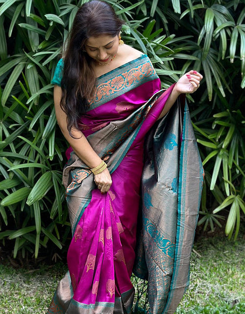 Load image into Gallery viewer, rajyogam banarasi silk saree surat
