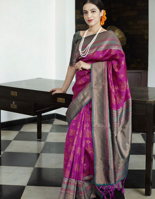 Load image into Gallery viewer, rajyogam banarasi silk saree surat
