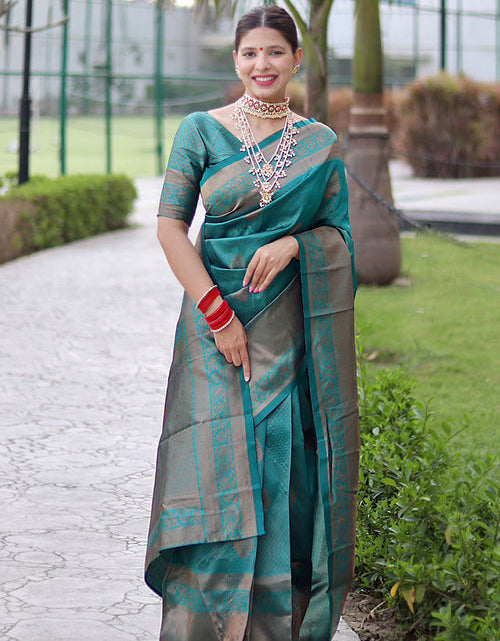 Load image into Gallery viewer, rajyogam banarasi silk saree surat
