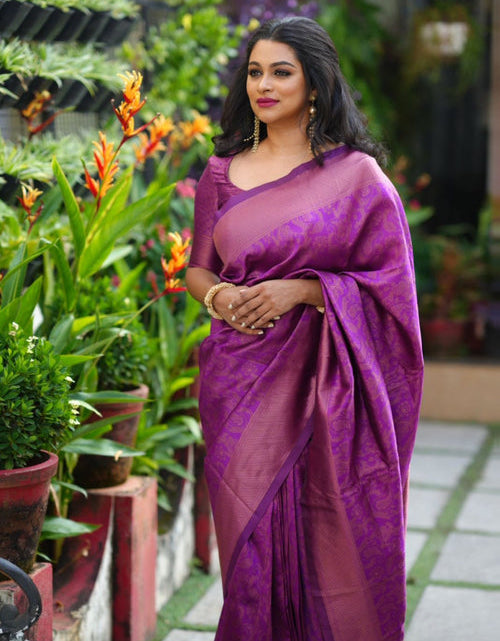 Load image into Gallery viewer, rajyogam banarasi silk saree surat
