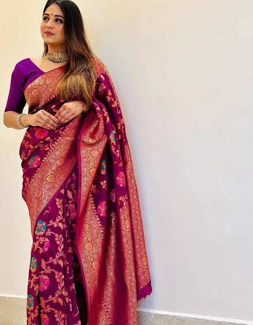 Load image into Gallery viewer, rajyogam banarasi silk saree surat
