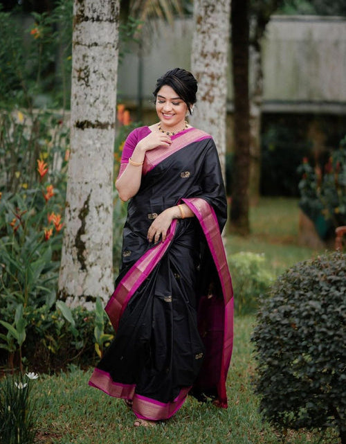 Load image into Gallery viewer, rajyogam banarasi silk saree surat
