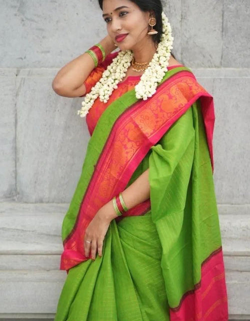 Load image into Gallery viewer, rajyogam banarasi silk saree surat
