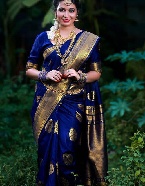 Load image into Gallery viewer, rajyogam banarasi silk saree surat
