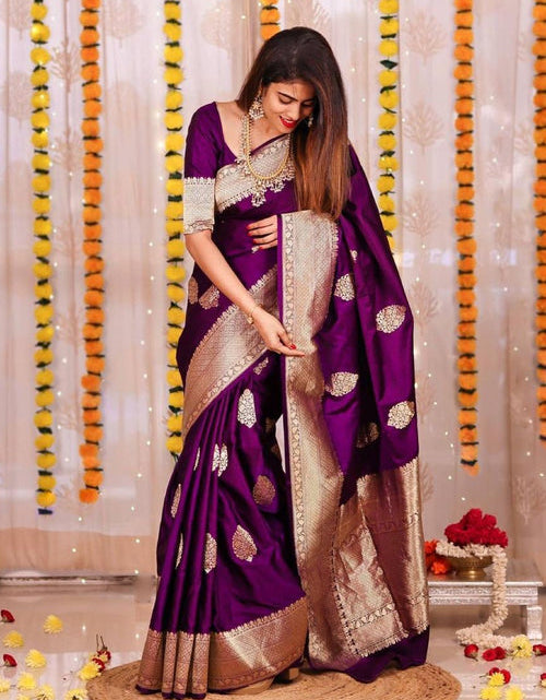 Load image into Gallery viewer, rajyogam banarasi silk saree surat
