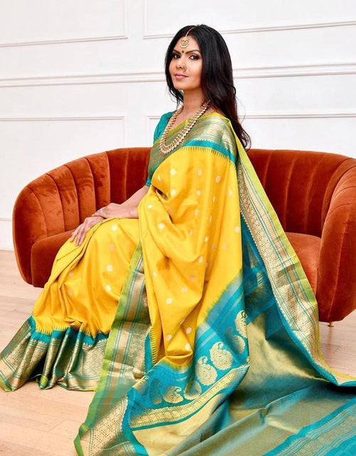 Load image into Gallery viewer, rajyogam banarasi silk saree surat
