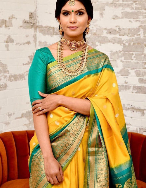 Load image into Gallery viewer, rajyogam banarasi silk saree surat
