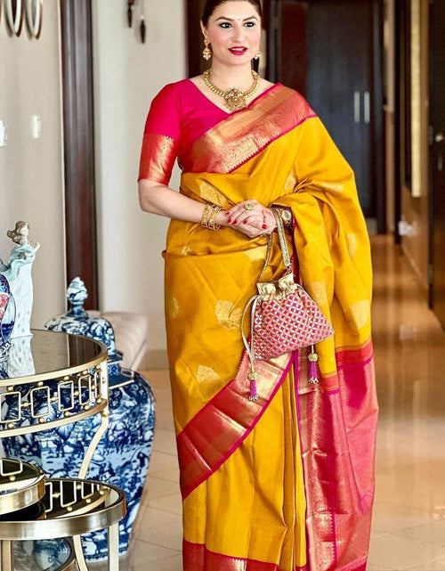 Load image into Gallery viewer, rajyogam banarasi silk saree surat
