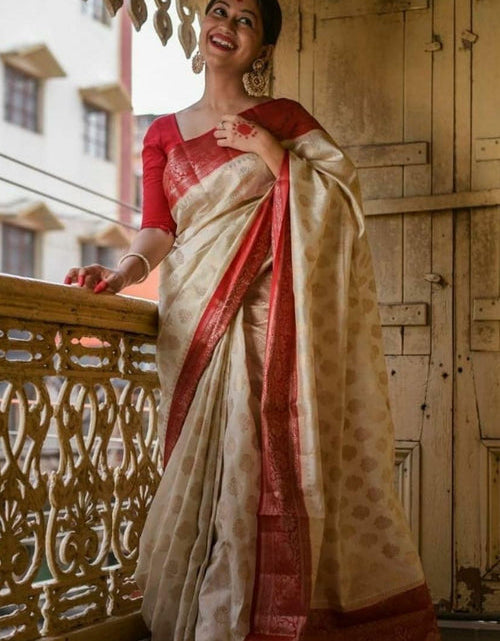 Load image into Gallery viewer, rajyogam banarasi silk saree surat
