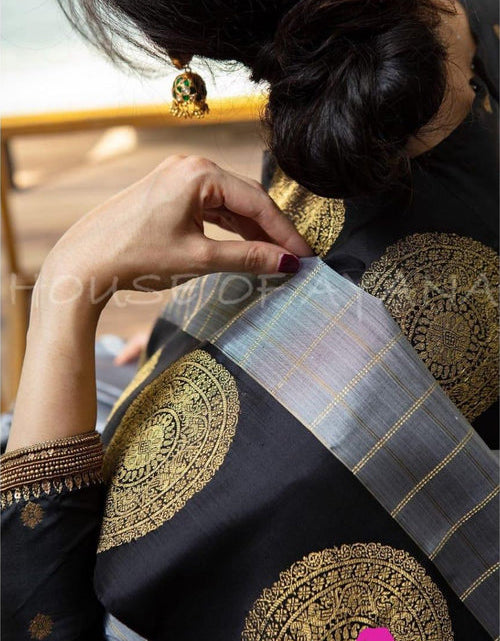 Load image into Gallery viewer, rajyogam banarasi silk saree surat
