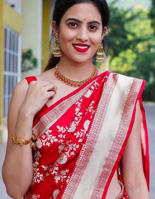 Load image into Gallery viewer, rajyogam banarasi silk saree surat
