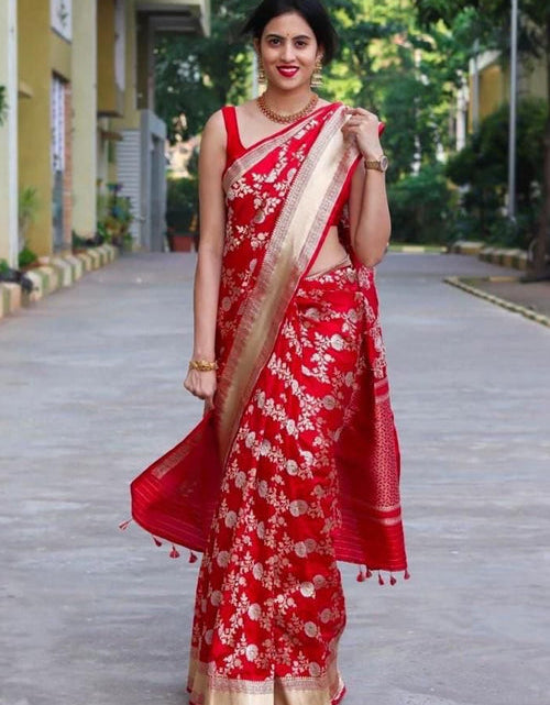 Load image into Gallery viewer, rajyogam banarasi silk saree surat
