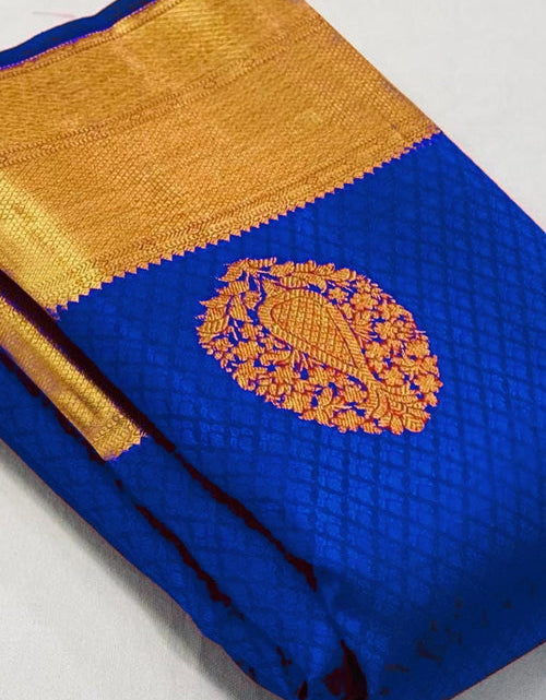 Load image into Gallery viewer, rajyogam banarasi silk saree surat
