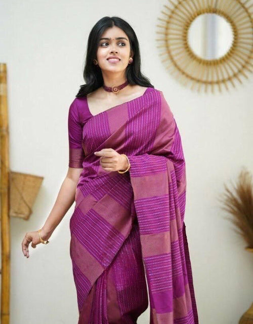 Load image into Gallery viewer, rajyogam soft silk saree surat
