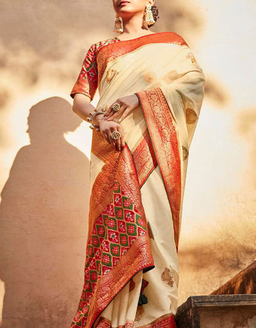 Load image into Gallery viewer, rajyogam banarasi silk saree surat
