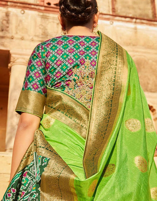 Load image into Gallery viewer, rajyogam banarasi silk saree surat
