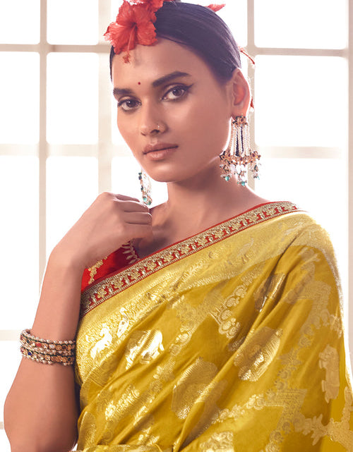 Load image into Gallery viewer, rajyogam banarasi silk saree surat
