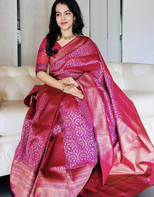 Load image into Gallery viewer, rajyogam banarasi silk saree surat
