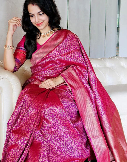 Load image into Gallery viewer, rajyogam banarasi silk saree surat
