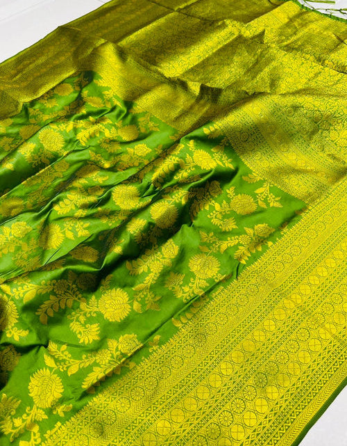 Load image into Gallery viewer, rajyogam banarasi silk saree surat
