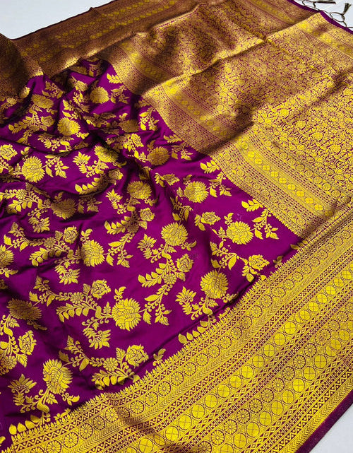 Load image into Gallery viewer, rajyogam banarasi silk saree surat
