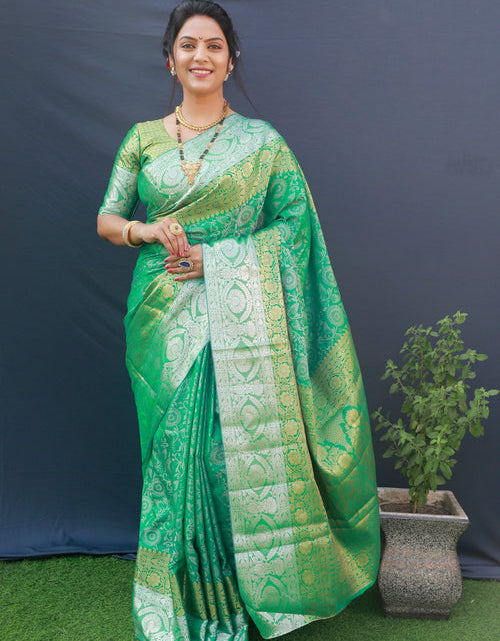 Load image into Gallery viewer, rajyogam banarasi silk saree surat
