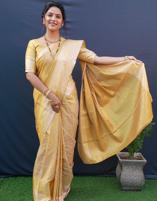 Load image into Gallery viewer, rajyogam banarasi silk saree surat
