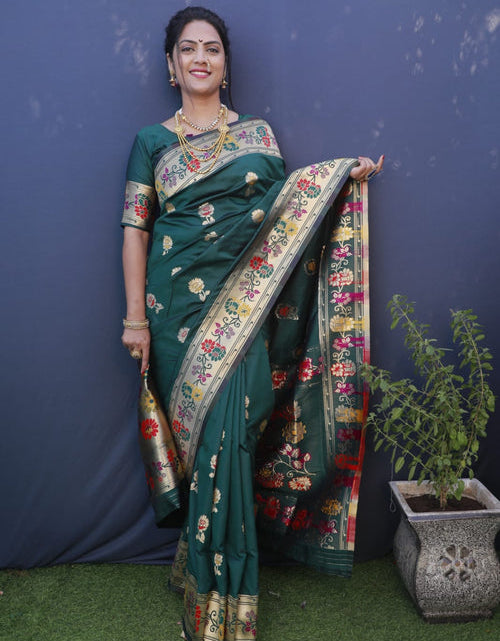 Load image into Gallery viewer, rajyogam paithani silk saree surat
