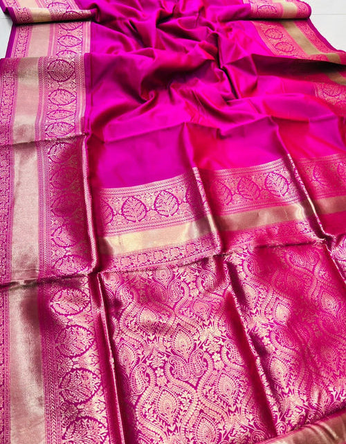 Load image into Gallery viewer, rajyogam banarasi silk saree surat
