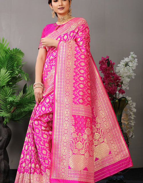 Load image into Gallery viewer, rajyogam banarasi silk saree surat
