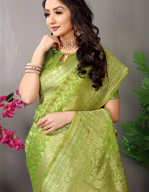 Load image into Gallery viewer, rajyogam banarasi silk saree surat
