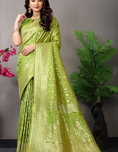 Load image into Gallery viewer, rajyogam banarasi silk saree surat
