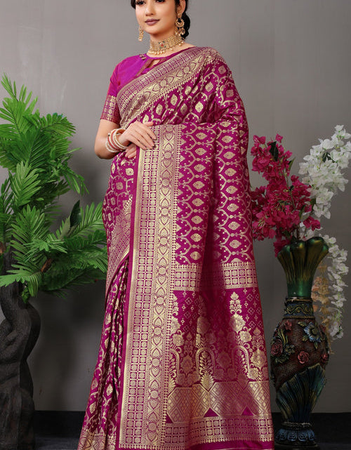 Load image into Gallery viewer, rajyogam banarasi silk saree surat
