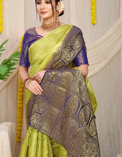 Load image into Gallery viewer, rajyogam banarasi silk saree surat
