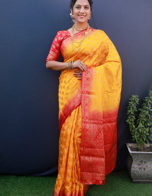 Load image into Gallery viewer, rajyogam banarasi silk saree surat
