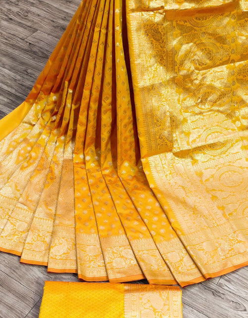 Load image into Gallery viewer, rajyogam banarasi silk saree surat
