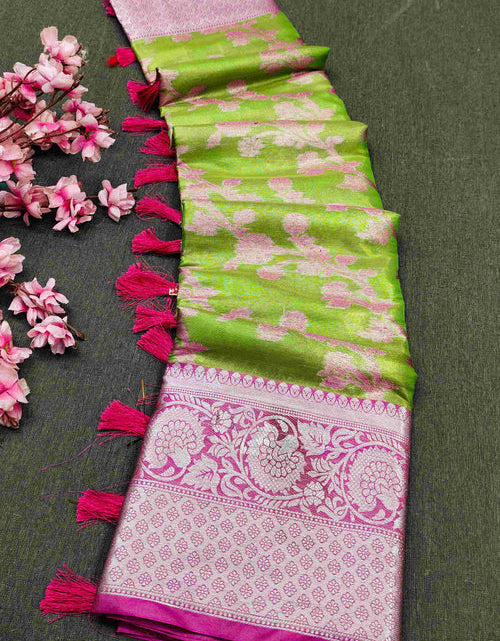 Load image into Gallery viewer, rajyogam banarasi silk saree surat
