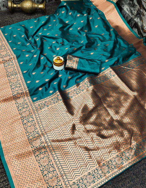 Load image into Gallery viewer, rajyogam banarasi silk saree surat
