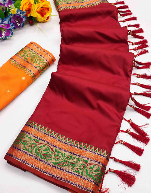 Load image into Gallery viewer, rajyogam banarasi silk saree surat
